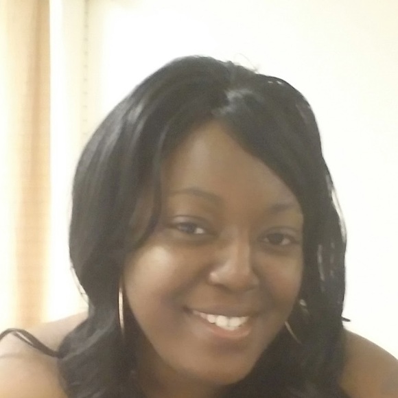 Meet your Posher, Carla - Picture 1 of 1